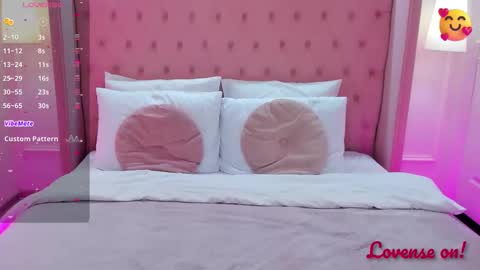 Curly online show from November 25, 6:46 am