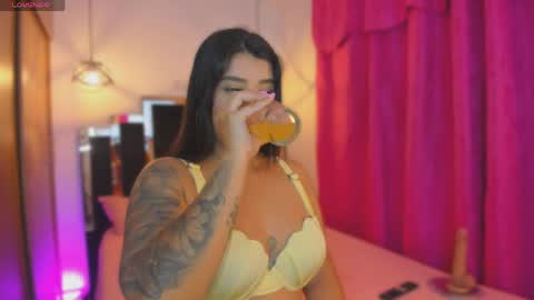 Snapshot of cassiestevenss chatting on April 2, 1:58 am Cassie Stevens online show from April 2, 1:58 am