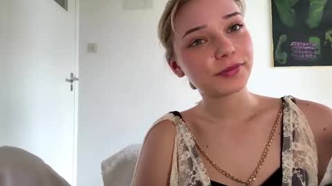 Olivia online show from May 6, 1:16 pm