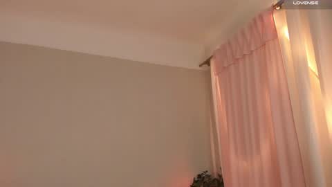  cassandra  online show from January 29, 8:35 pm