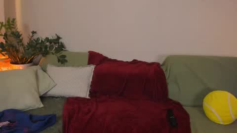 Snapshot of cassisland chatting on February 16, 12:51 am cassandra online show from February 16, 12:51 am