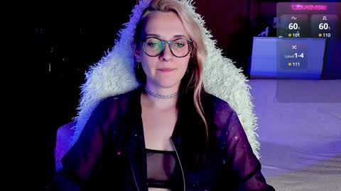 Snapshot of cassy_moore chatting on December 24, 10:17 pm Ellie online show from December 24, 10:17 pm