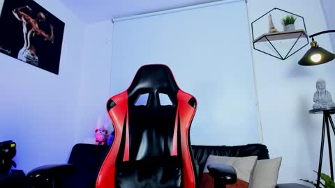 Snapshot of casticatheking chatting on January 12, 8:25 pm Matheo Brown online show from January 12, 8:25 pm