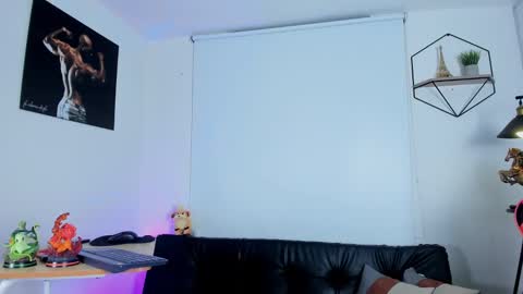 Snapshot of casticatheking chatting on January 22, 11:43 pm Matheo Brown online show from January 22, 11:43 pm