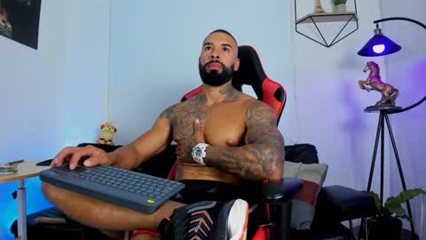 Snapshot of casticatheking chatting on February 2, 7:57 pm Matheo Brown online show from February 2, 7:57 pm