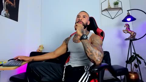 Snapshot of casticatheking chatting on February 7, 9:26 pm Matheo Brown online show from February 7, 9:26 pm