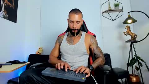 Snapshot of casticatheking chatting on February 8, 12:28 am Matheo Brown online show from February 8, 12:28 am