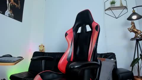 Snapshot of casticatheking chatting on February 28, 6:41 pm Matheo Brown online show from February 28, 6:41 pm