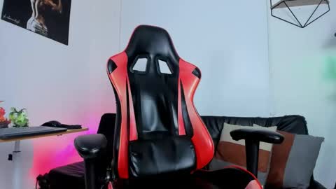 Snapshot of casticatheking chatting on March 6, 12:43 am Matheo Brown online show from March 6, 12:43 am