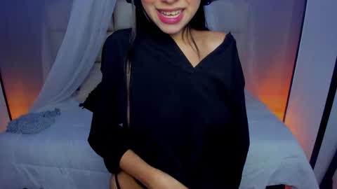 Snapshot of cat_kitty18 chatting on March 6, 6:59 pm Lorena Saenz online show from March 6, 6:59 pm