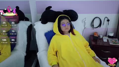 Snapshot of cat_white chatting on October 4, 4:38 pm Cata online show from October 4, 4:38 pm