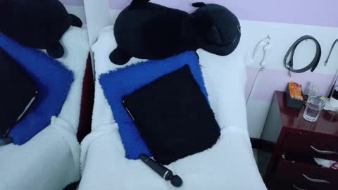 Snapshot of cat_white chatting on October 10, 6:29 pm Cata online show from October 10, 6:29 pm