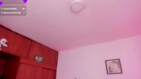 Cata green model independient online show from February 3, 8:25 pm