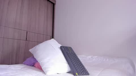 cata_n_cami online show from December 8, 5:11 pm