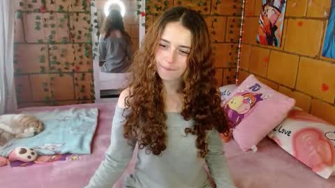 Snapshot of cata_snow chatting on February 24, 8:29 pm Cata Snow online show from February 24, 8:29 pm