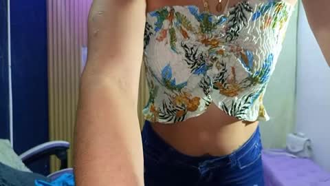 Snapshot of cataleyalove_ady chatting on December 20, 11:01 pm cataleyalove_ady online show from December 20, 11:01 pm