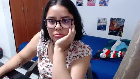 catalinaa_lovee online show from September 16, 12:55 am