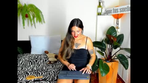 Snapshot of catalinalince chatting on December 19, 11:25 pm Cataina Lince online show from December 19, 11:25 pm