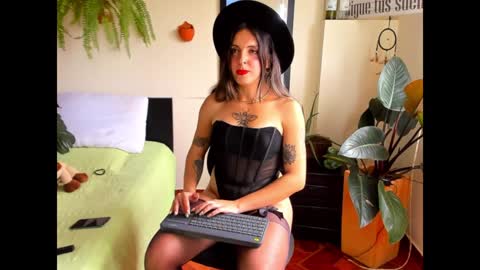 Snapshot of catalinalince chatting on February 5, 5:31 pm Cataina Lince online show from February 5, 5:31 pm