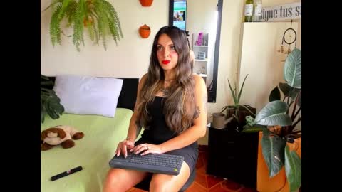 Snapshot of catalinalince chatting on February 9, 5:22 pm Cataina Lince online show from February 9, 5:22 pm