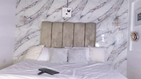 catalinareyes_ online show from April 3, 3:10 pm