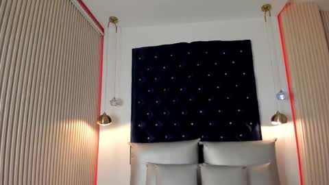 Snapshot of catalinnathompson chatting on October 23, 11:53 am CatalinnaThompson online show from October 23, 11:53 am