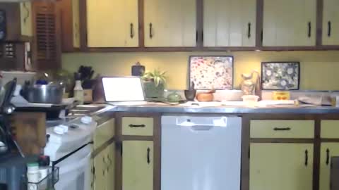 Snapshot of catalystic chatting on October 18, 12:57 am CATALYSTIC online show from October 18, 12:57 am