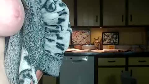 Snapshot of catalystic chatting on October 19, 10:43 pm CATALYSTIC online show from October 19, 10:43 pm