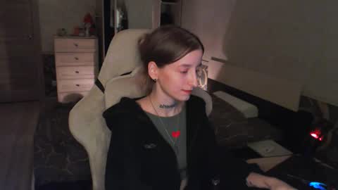 Snapshot of cath_dysphoria_ chatting on September 30, 7:19 pm CATH online show from September 30, 7:19 pm