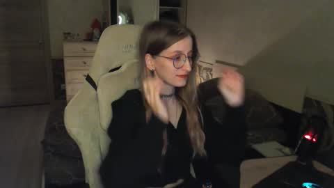 Snapshot of cath_dysphoria_ chatting on October 6, 8:17 pm CATH online show from October 6, 8:17 pm