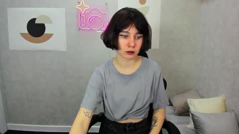 catherine_allens online show from December 19, 8:23 am