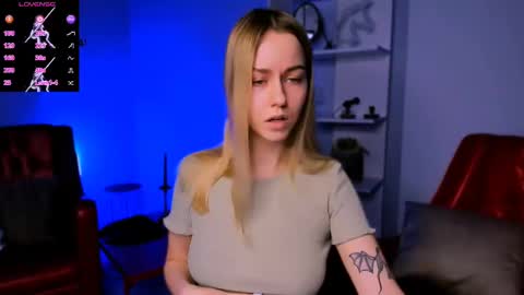 Snapshot of catherine_kitty chatting on February 11, 10:04 am Catherine online show from February 11, 10:04 am