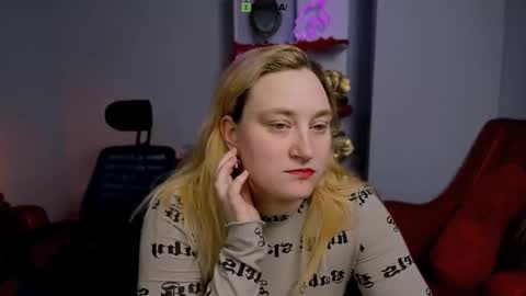 Snapshot of catherine_kitty chatting on February 24, 2:15 pm Catherine online show from February 24, 2:15 pm