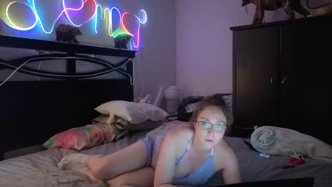 Snapshot of catherineperreault23 chatting on May 17, 2:20 am CuriousCate online show from May 17, 2:20 am