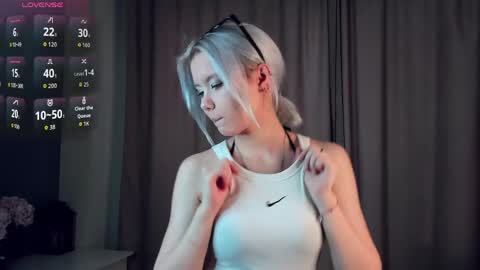 Mia online show from March 6, 11:17 am