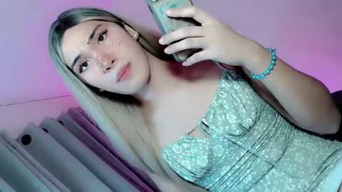 Snapshot of cathleashemalegoddess chatting on October 27, 12:09 pm cathleashemalegoddess online show from October 27, 12:09 pm