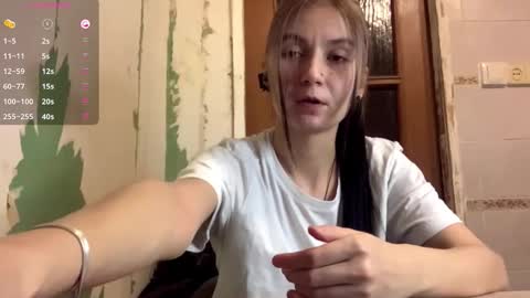 Snapshot of catinagaznes chatting on October 8, 9:34 pm Lola online show from October 8, 9:34 pm