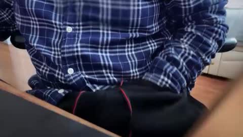 Snapshot of catmandoo21001 chatting on November 14, 7:56 pm catmandoo21001 online show from November 14, 7:56 pm