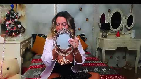 lauren online show from December 15, 6:28 am