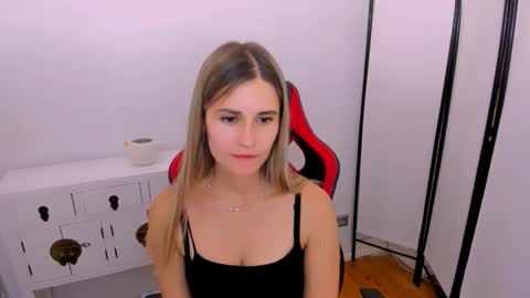 Snapshot of catringood chatting on October 12, 4:55 am CatrinGood online show from October 12, 4:55 am