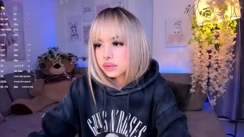 Snapshot of catvalentinee_ chatting on February 2, 1:12 am catvalentinee_ online show from February 2, 1:12 am