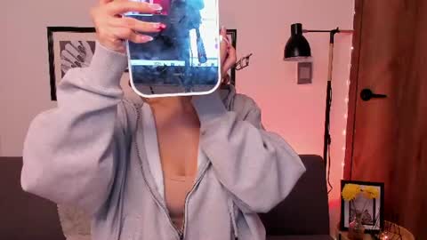 catvalentinee_ online show from July 28, 7:04 am