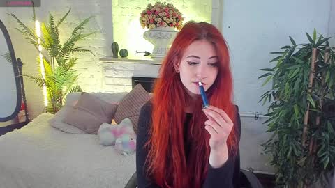 Snapshot of caty_cuddly chatting on December 7, 9:44 pm caty_cuddly online show from December 7, 9:44 pm