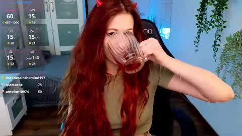 Snapshot of caty_cuddly chatting on March 4, 11:08 am caty_cuddly online show from March 4, 11:08 am