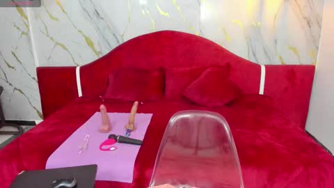 Snapshot of caty_sex4u chatting on March 13, 2:18 am caty online show from March 13, 2:18 am