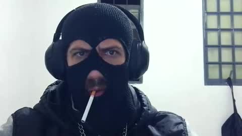 Carlos A online show from April 21, 1:53 am