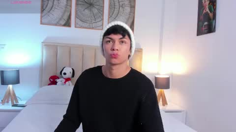 Snapshot of caydensmit chatting on November 10, 4:22 am Cayden online show from November 10, 4:22 am