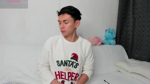 Snapshot of caydensmit chatting on December 18, 11:11 pm Cayden online show from December 18, 11:11 pm