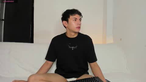 Snapshot of caydensmit chatting on February 1, 3:38 am Cayden online show from February 1, 3:38 am