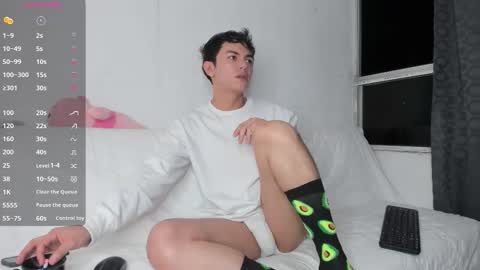 Snapshot of caydensmit chatting on February 3, 6:22 am Cayden online show from February 3, 6:22 am